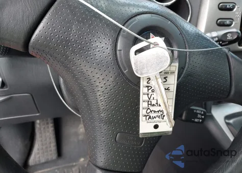 2005 Pontiac Vibe z USA, uszkodzony, nr VIN 5Y2SL63885Z443326